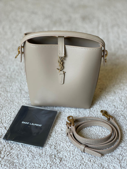 BOLSA BUCKET LÊ 37 PEQUENA SAINT LAURENT