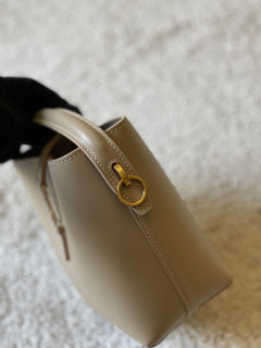 BOLSA BUCKET LÊ 37 PEQUENA SAINT LAURENT