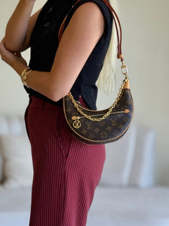 LOOP MONOGRAM