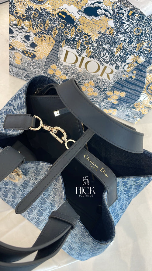 Bolsa Dior Toujours média
Jacquard Denim Dior Oblique azul