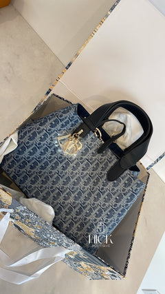 Bolsa Dior Toujours média
Jacquard Denim Dior Oblique azul