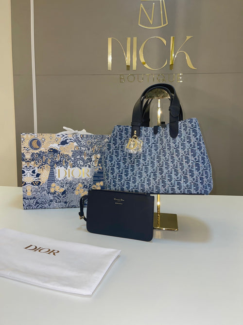 Bolsa Dior Toujours média
Jacquard Denim Dior Oblique azul
