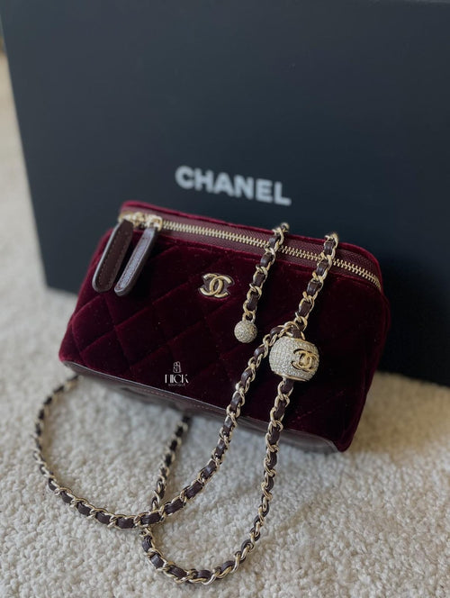 CHANEL VANITY CASE EM VELUDO