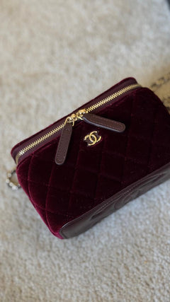 CHANEL VANITY CASE EM VELUDO
