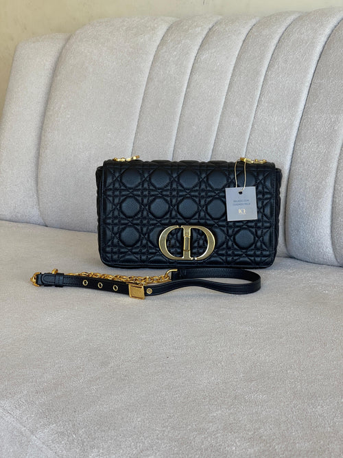 DIOR CARO - MÉDIA