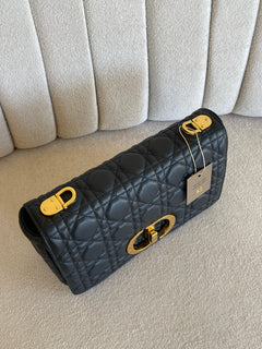 DIOR CARO - MÉDIA
