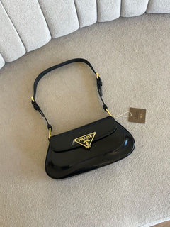 PRADA RE-EDITION ENVERNIZADO