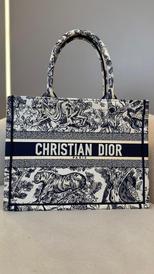 DIOR TOTE BOOK