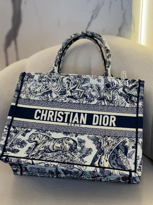 DIOR TOTE BOOK
