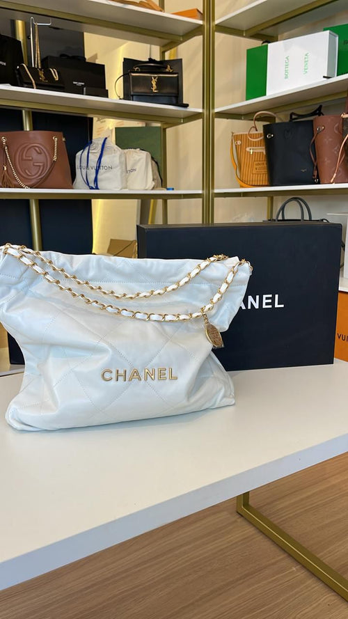 CHANEL 22
