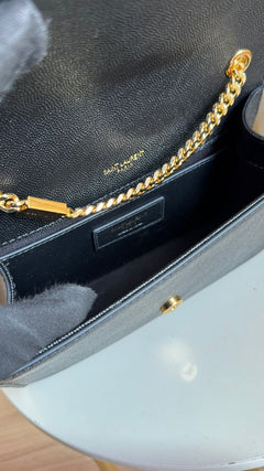 YSL KATE PEQUENA COURO GRANULADO