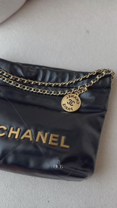 Chanel 22 Mini