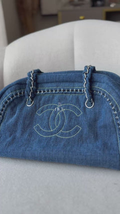 Chanel Jeans Ombro